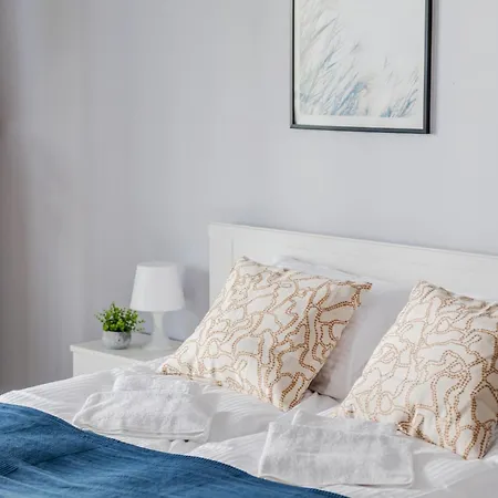 West Station By Arrenda * Warschau