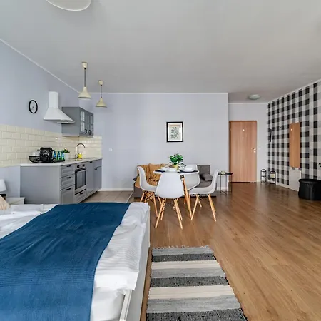 West Station By Arrenda * Warschau