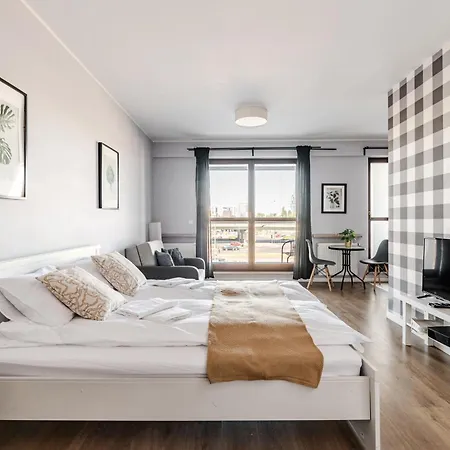 Apartment West Station By Arrenda Warschau