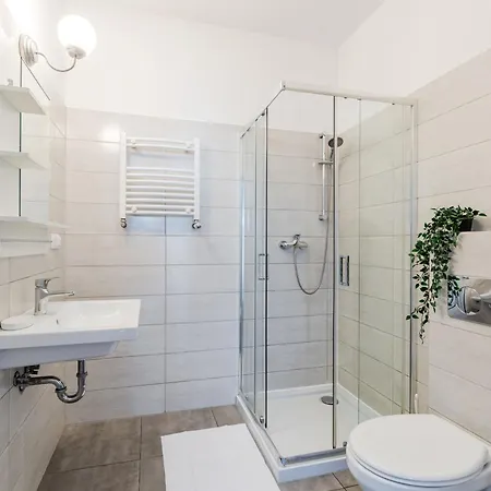 West Station By Arrenda