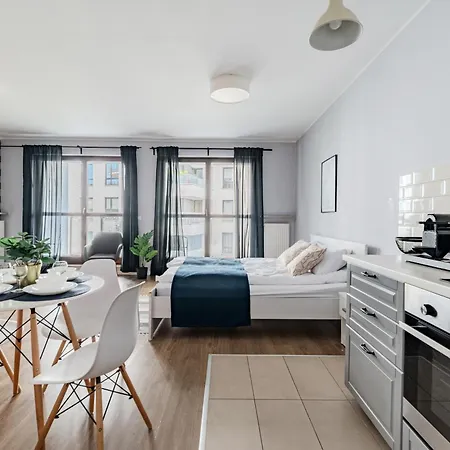 West Station By Arrenda Apartman Varsó