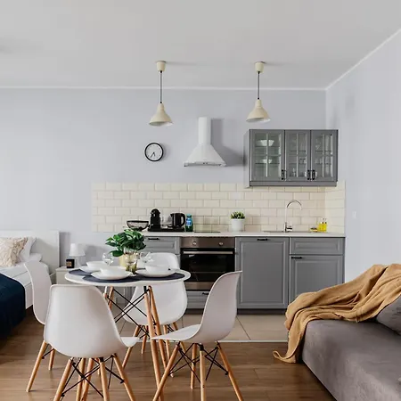 West Station By Arrenda Apartman Varsó