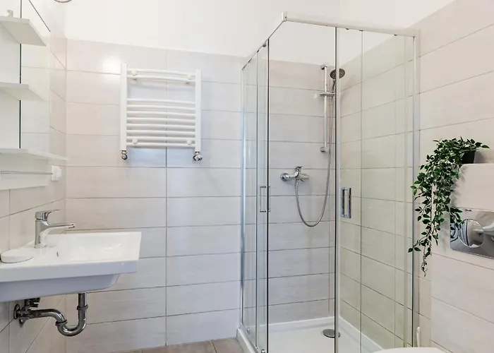 West Station By Arrenda