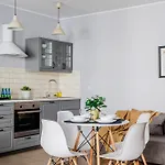 West Station By Arrenda Apartment Warsaw