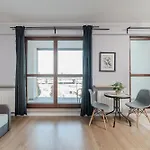 West Station By Arrenda Apartment